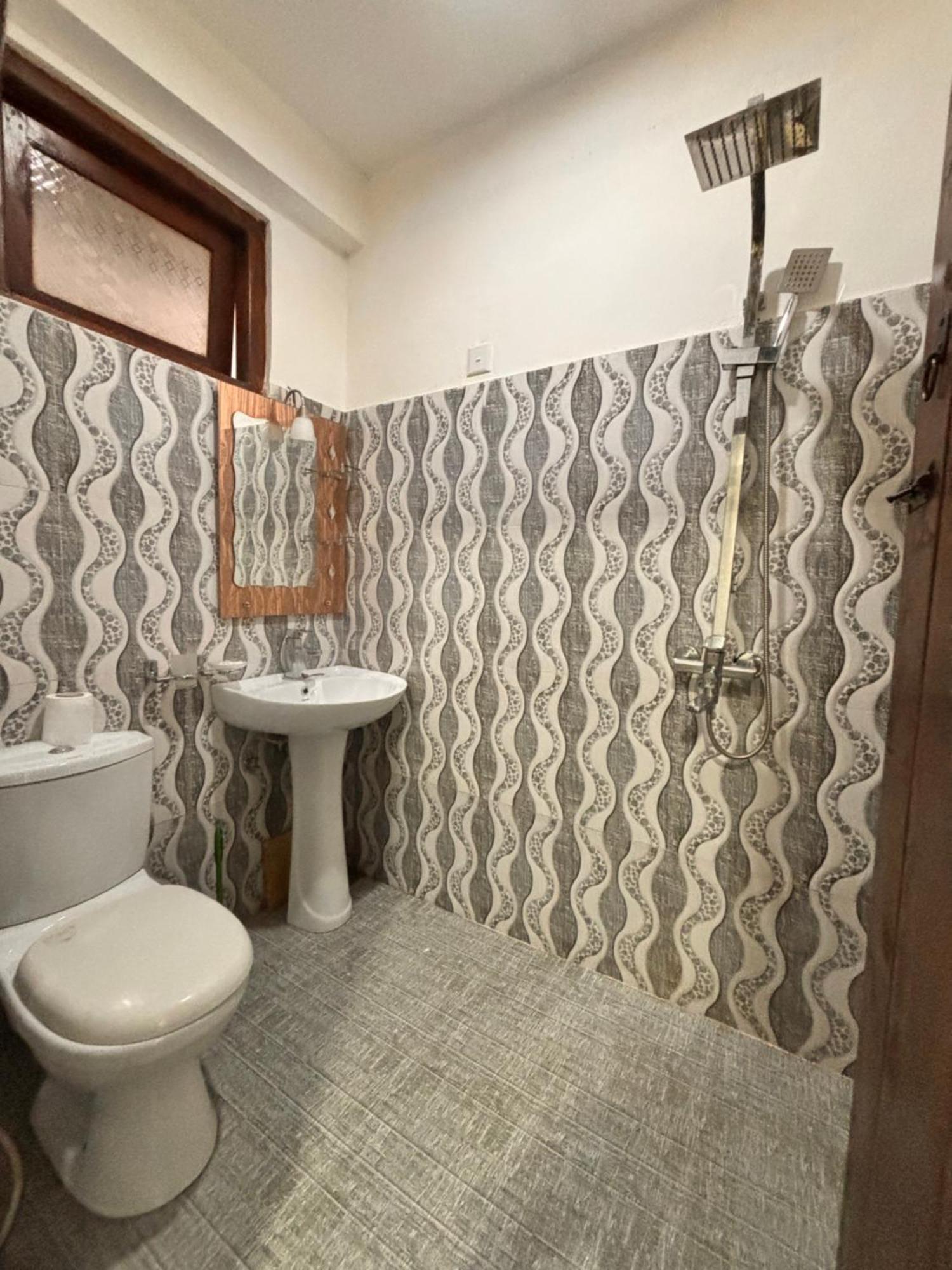 Shiny View Hotel Нувара Елия Екстериор снимка